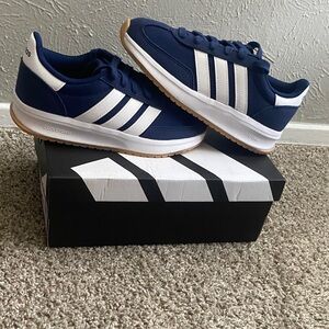 Adidas Run 70s 2.0 Kids Size 4